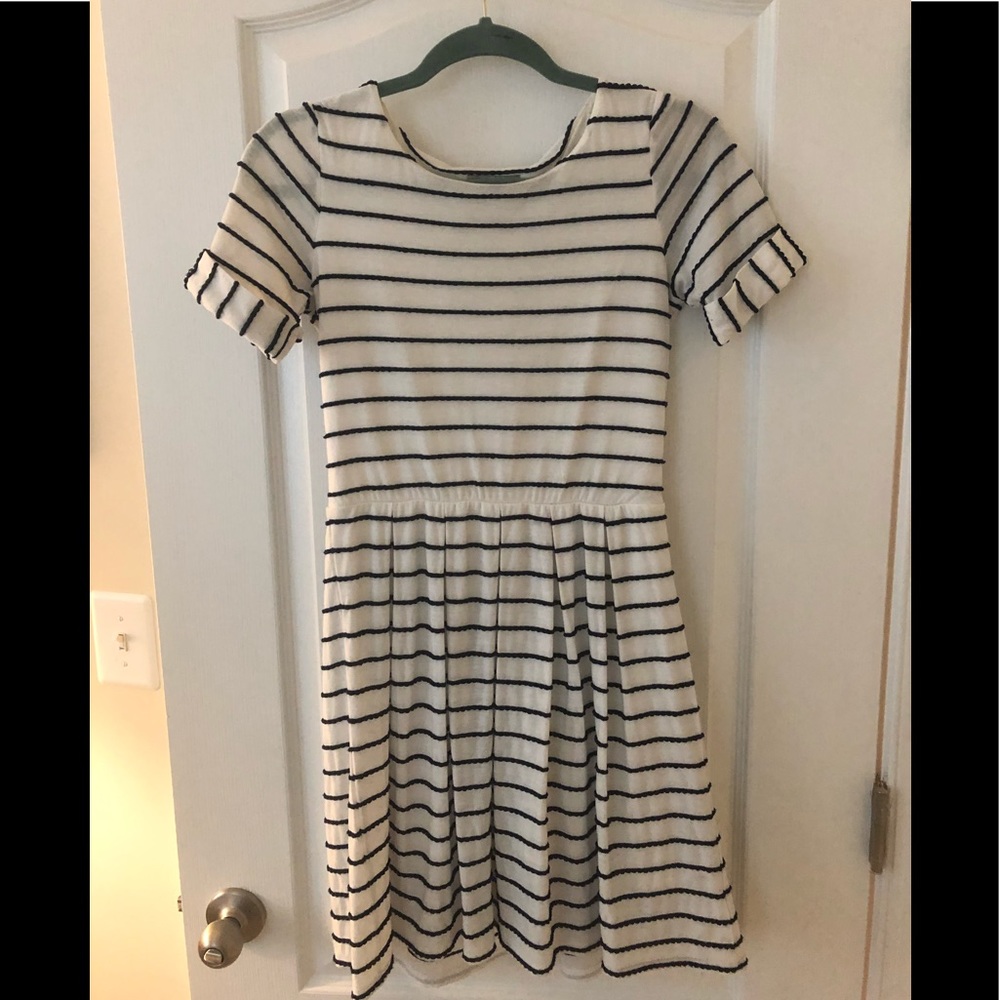 B&W scalloped striped fit and flare dress sz S